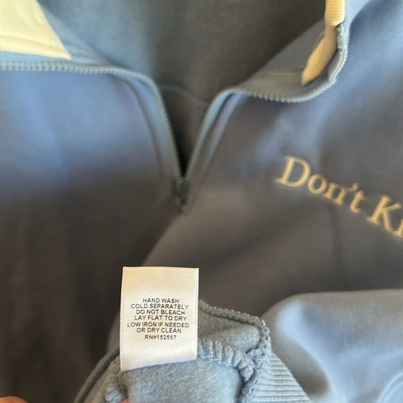 Bailey Rose Don’t Know Don’t Care Pullover Size L Powder Blue Long Sleeve - Picture 8 of 11